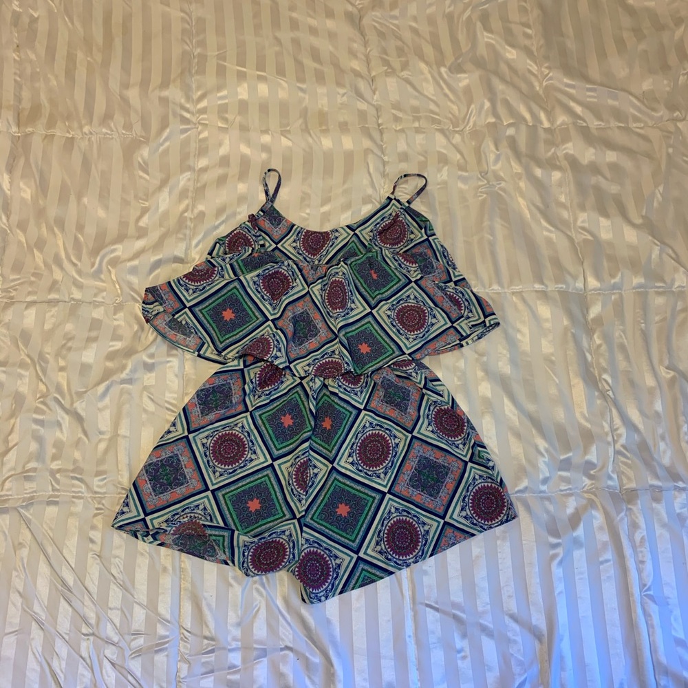 Patterned Romper - Picture 2 of 2